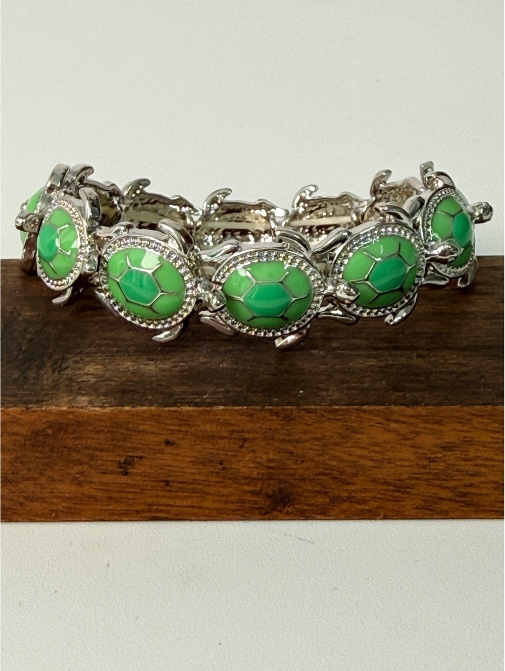 Silver-Tone Green Enamel Sea Turtle Stretch Bracelet